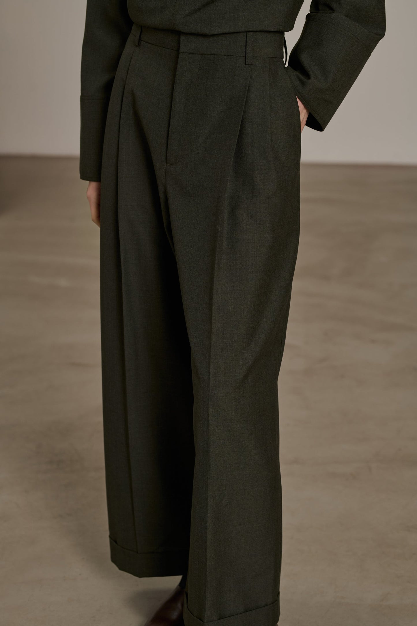 Soeur Watson Pleated Trousers Khaki