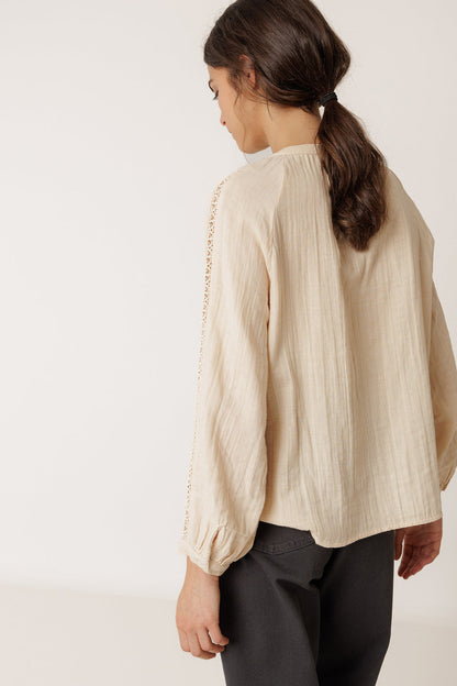 Indi & Cold Remi Double- Gauze Lace Shirt