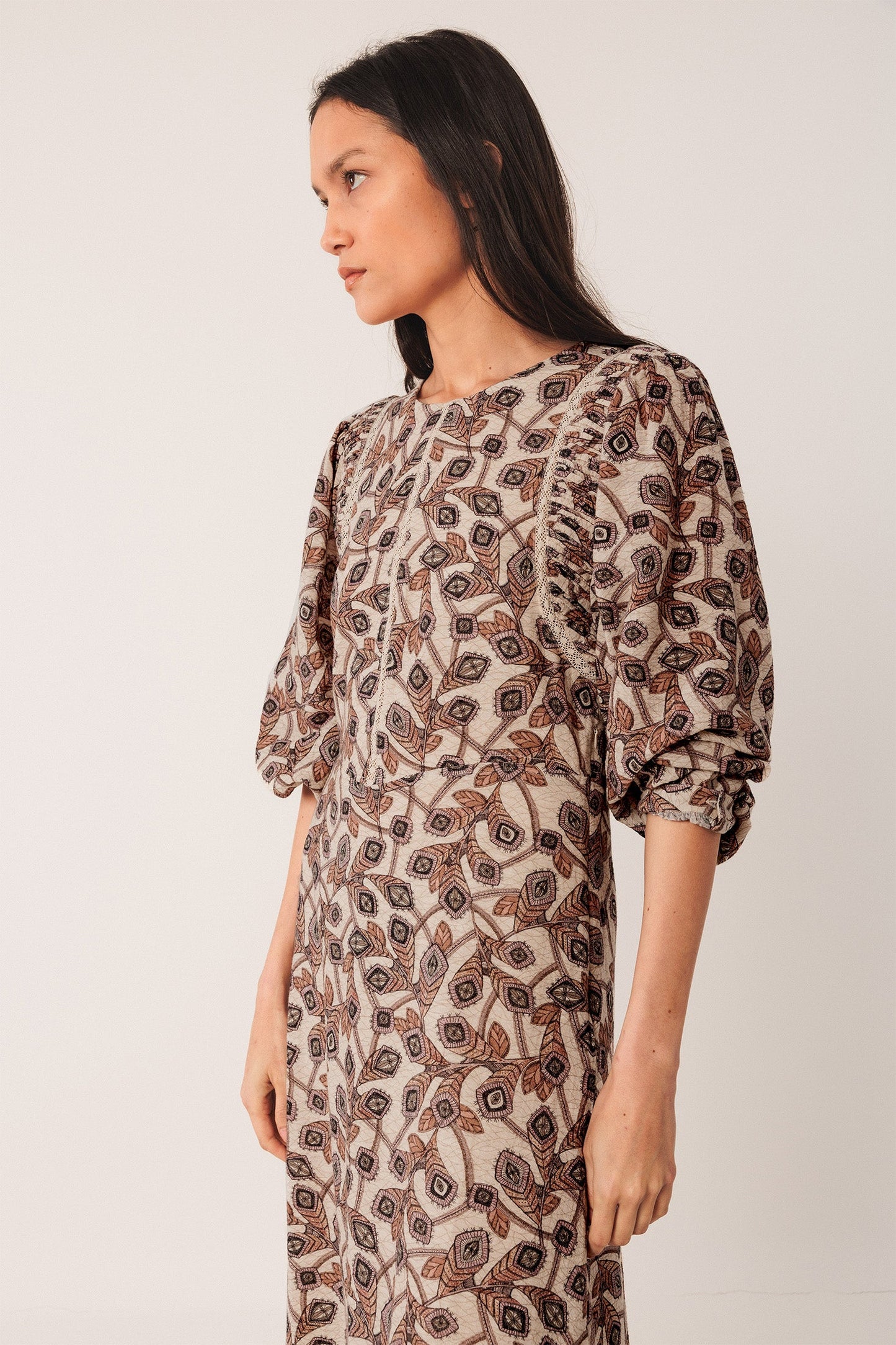 Indi & Cold Dress Beige