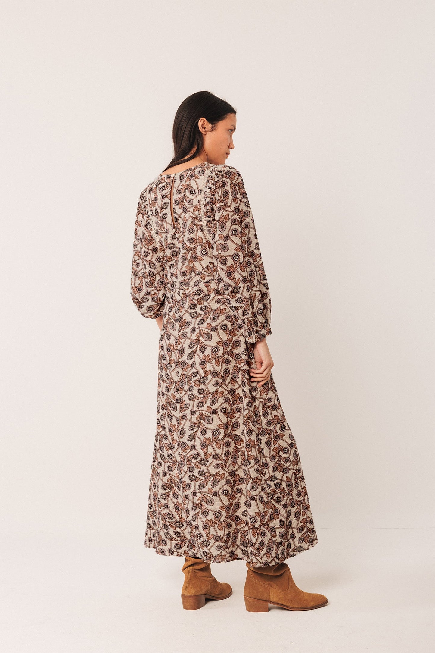 Indi & Cold Dress Beige