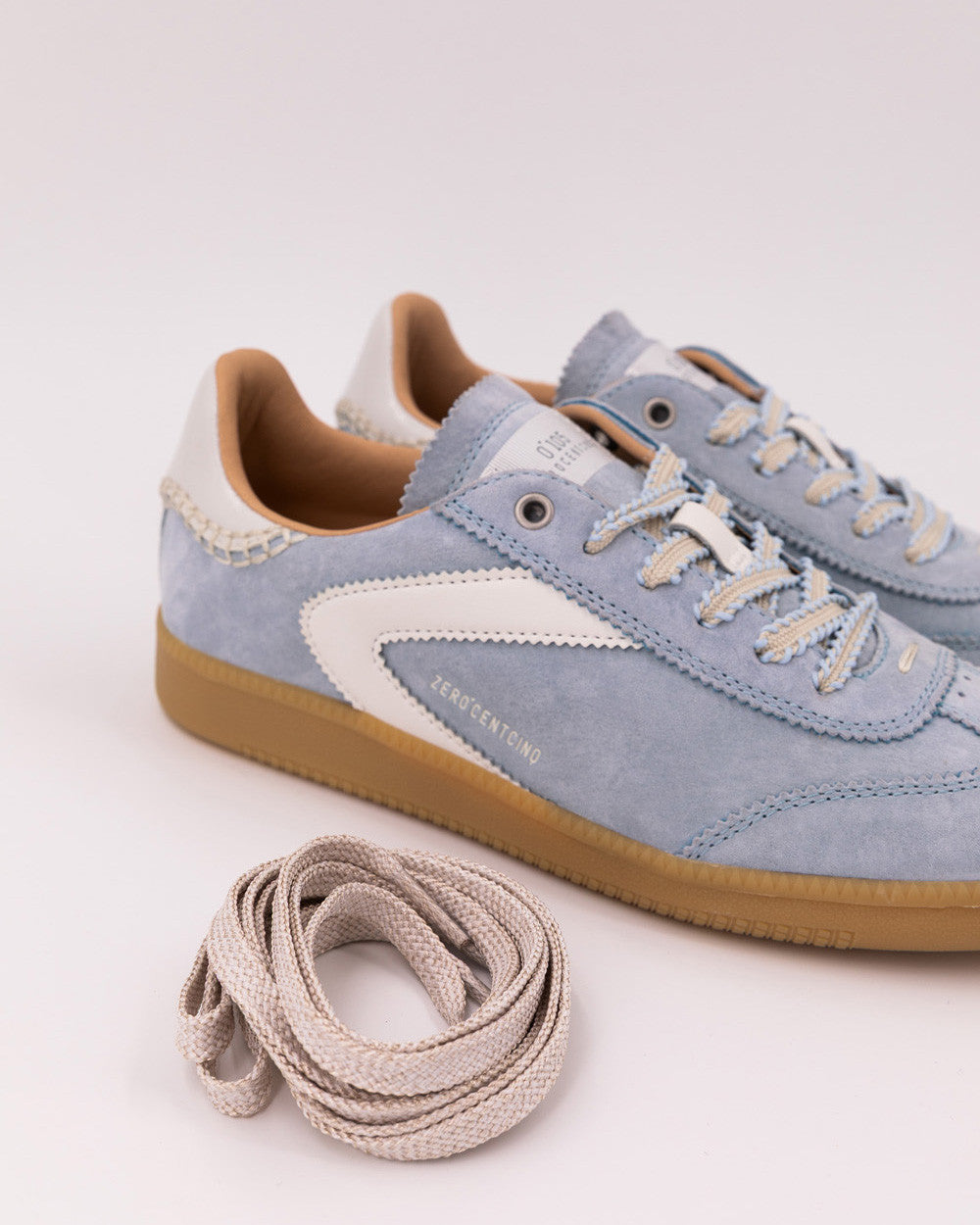 0-105 Nova Light Blue low-top sneakers